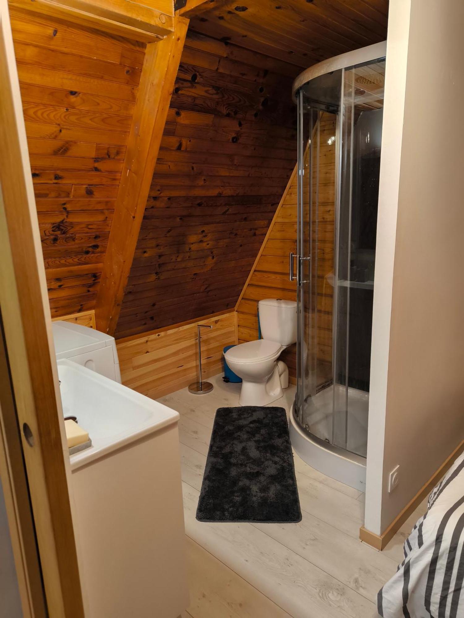 Petit Chalet Avec Terrasse Oust ภายนอก รูปภาพ