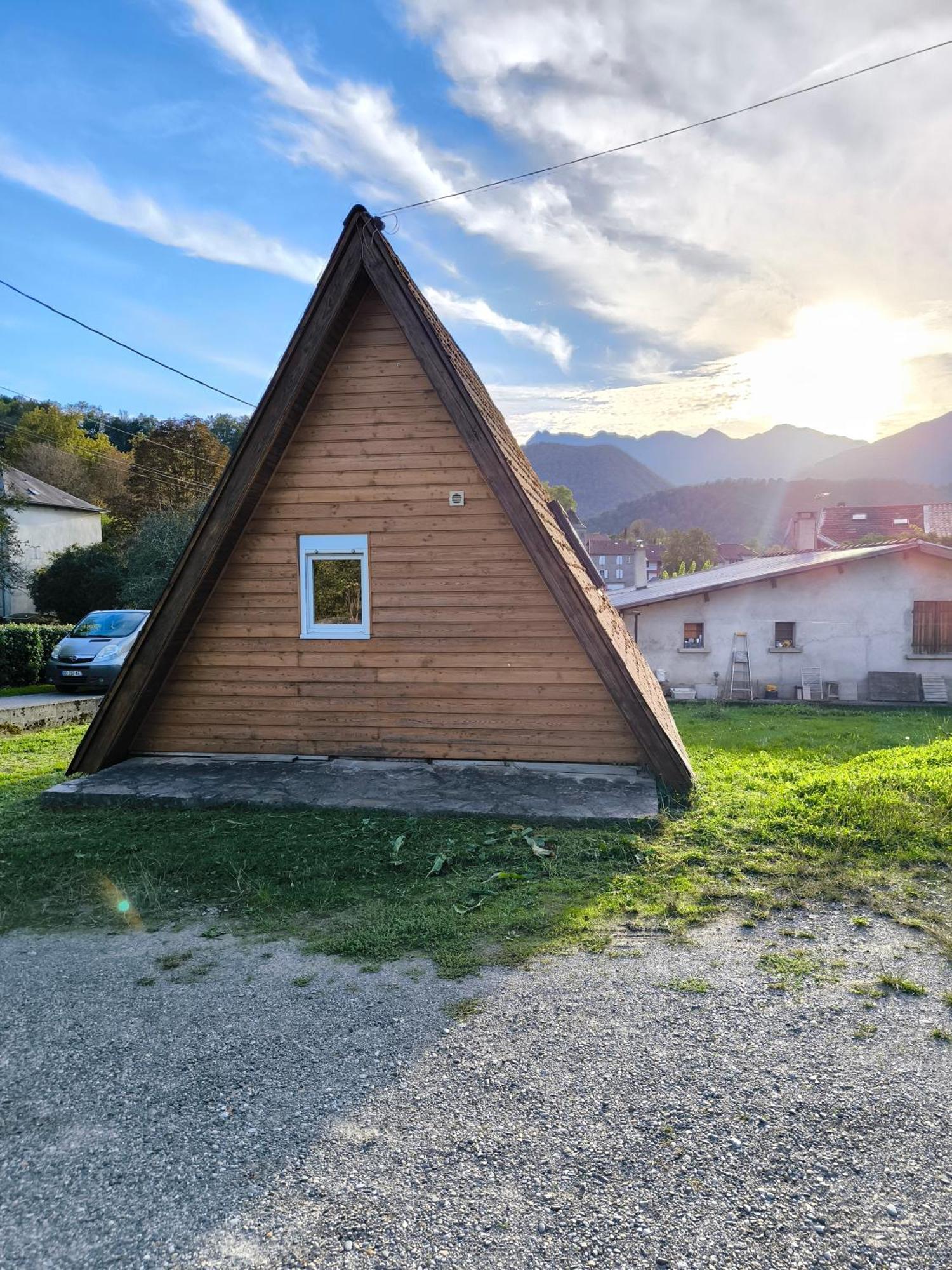 Petit Chalet Avec Terrasse Oust ภายนอก รูปภาพ